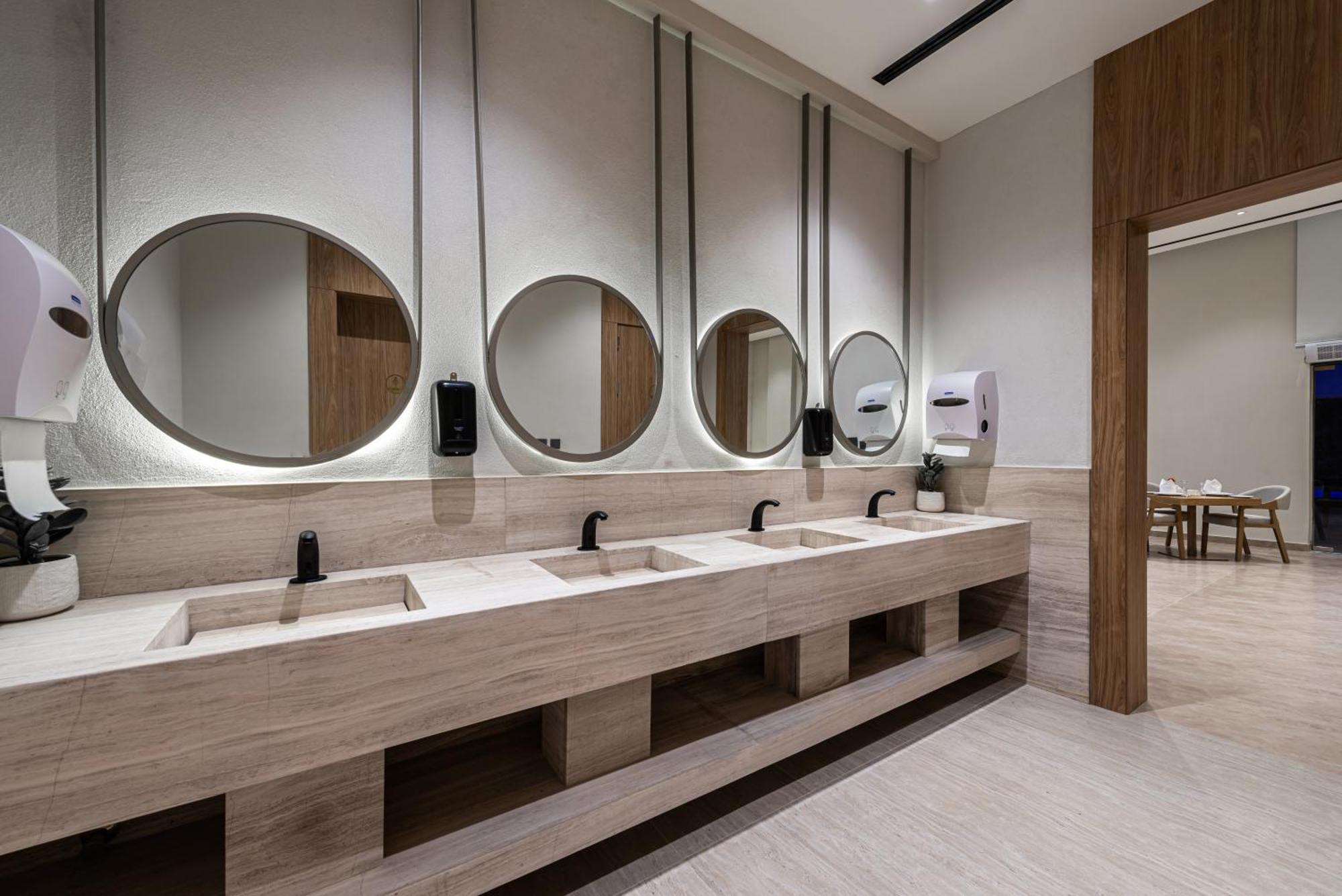 Voyage Hotel & Suites Rijad Zewnętrze zdjęcie
